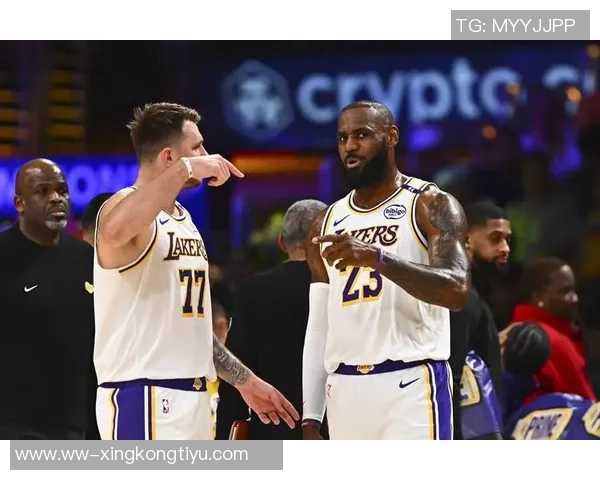 东契奇连续两场得分超过40分上一位湖人球员是詹姆斯